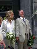 Click to see 2003-08-15-11_25_00-Hochzeit_Standesamt_kh_017.jpg