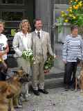 Click to see 2003-08-15-11_25_16-Hochzeit_Standesamt_kh_019.jpg